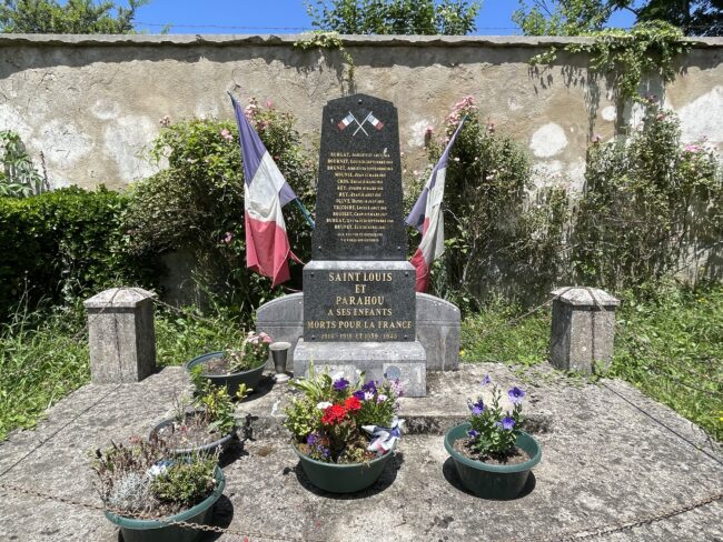 Un monument aux morts des enfants du village morts pour la patrie